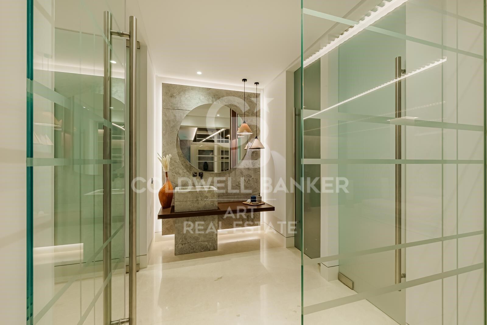 Exquisite Luxury Villa with Panoramic Mediterranean Views in La Quinta