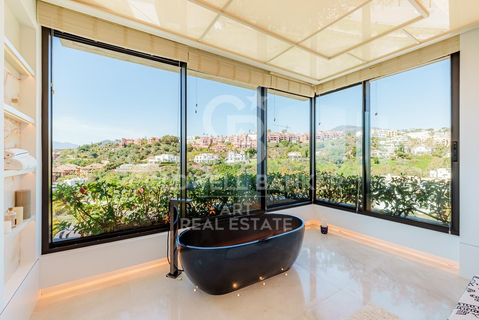 Exquisite Luxury Villa with Panoramic Mediterranean Views in La Quinta