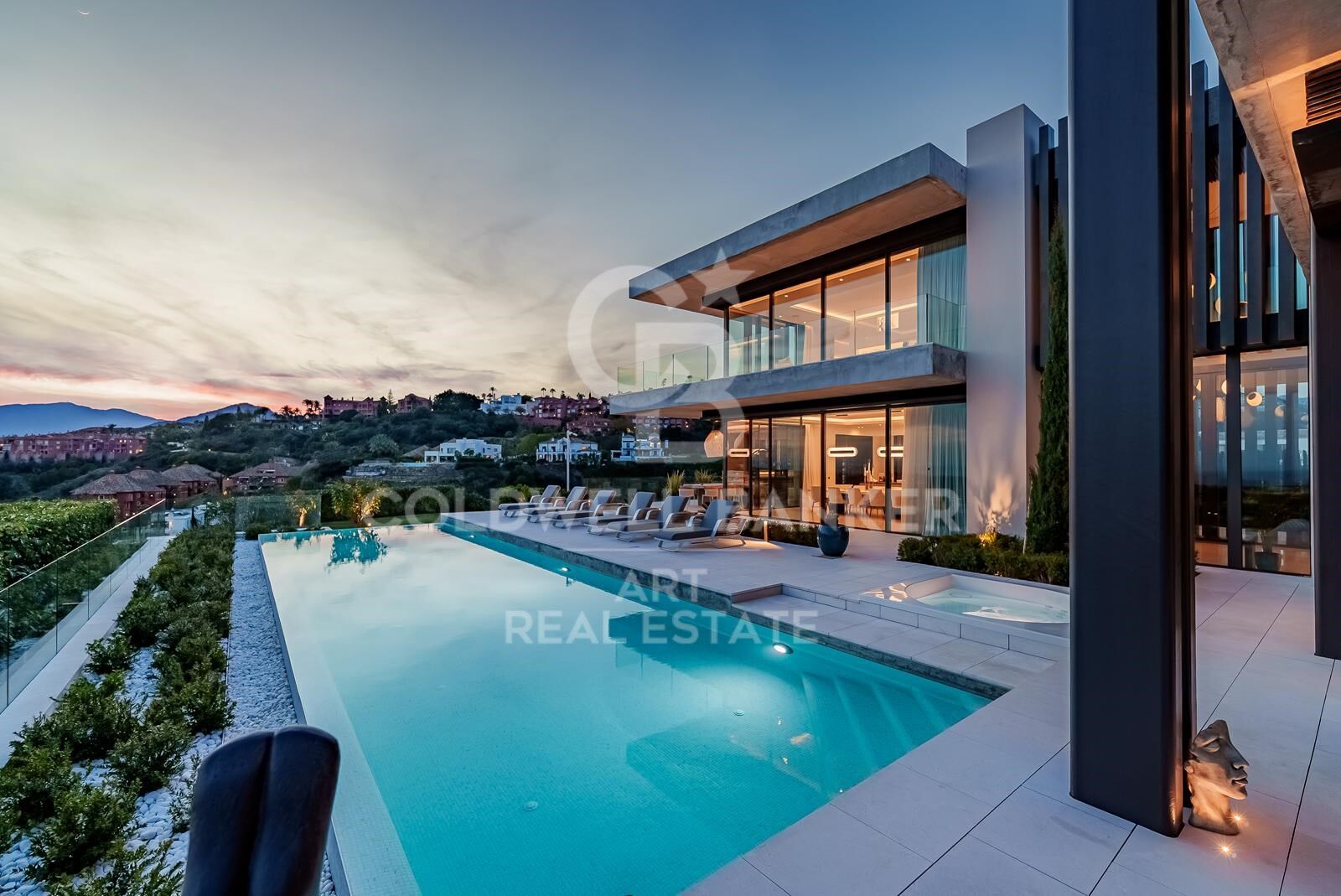 Exquisite Luxury Villa with Panoramic Mediterranean Views in La Quinta