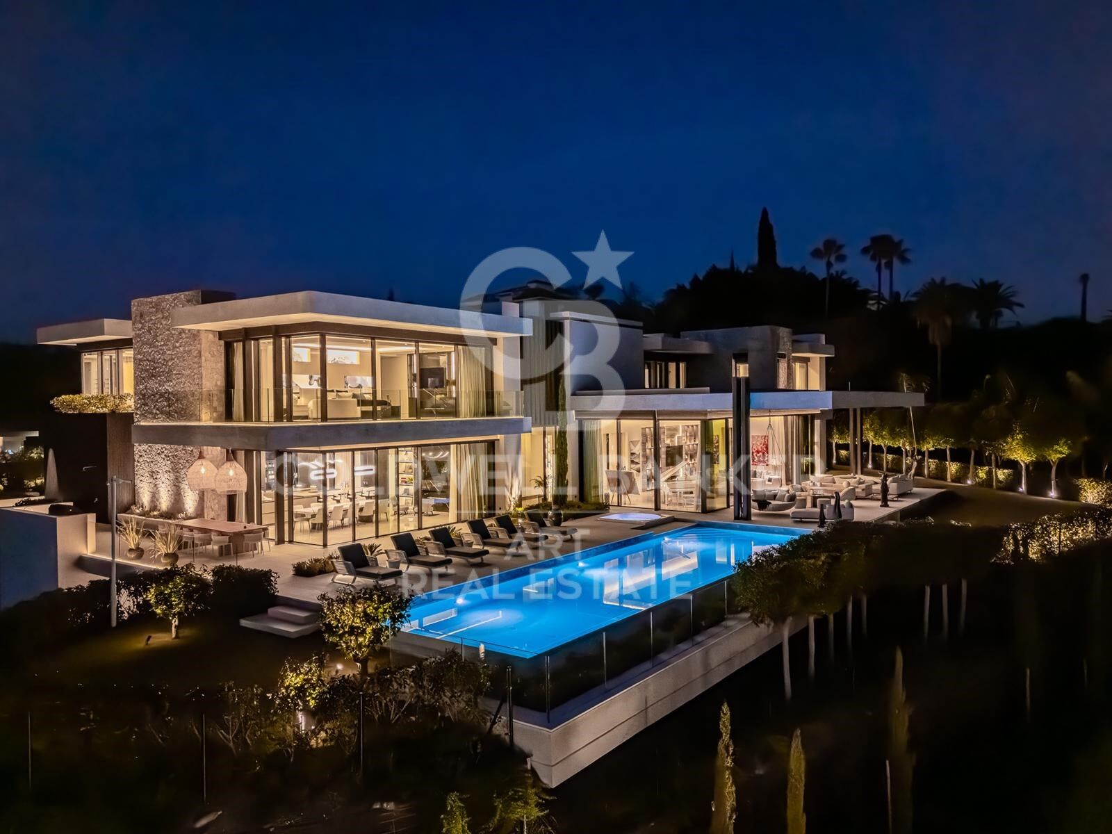 Exquisite Luxury Villa with Panoramic Mediterranean Views in La Quinta