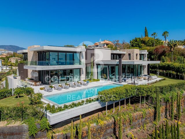 Exquisita villa de lujo con vistas panorámicas al Mediterráneo en La Quinta