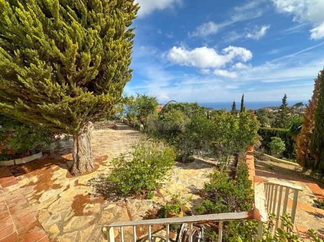 Villa with sea views in Cumbre del Sol