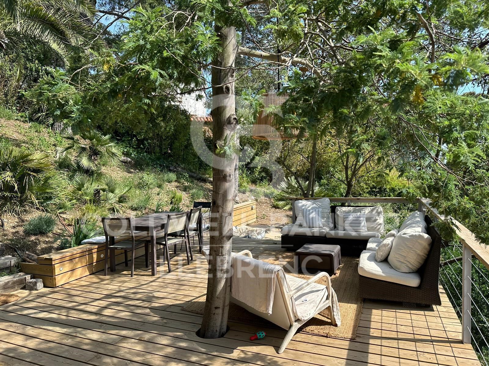 Beautiful wooden house with pool and partial views of Barcelona