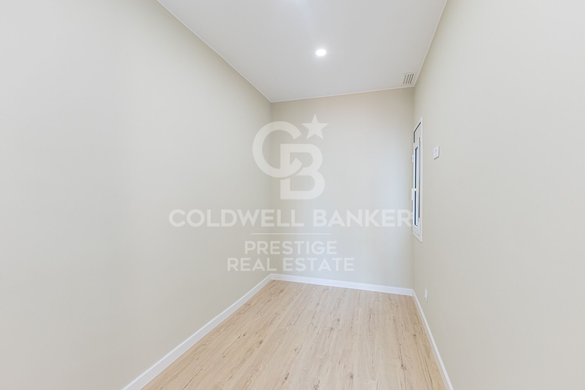 Piso reformado con balcón en Sants, Barcelona