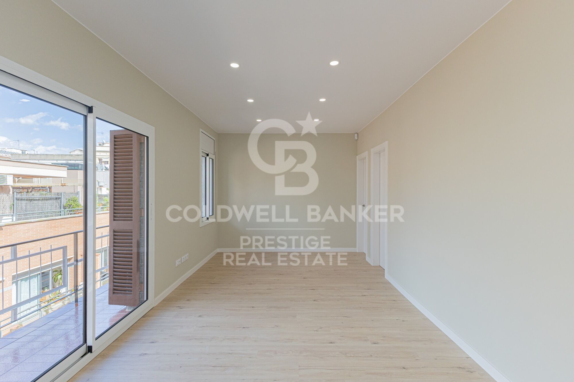 Piso reformado con balcón en Sants, Barcelona