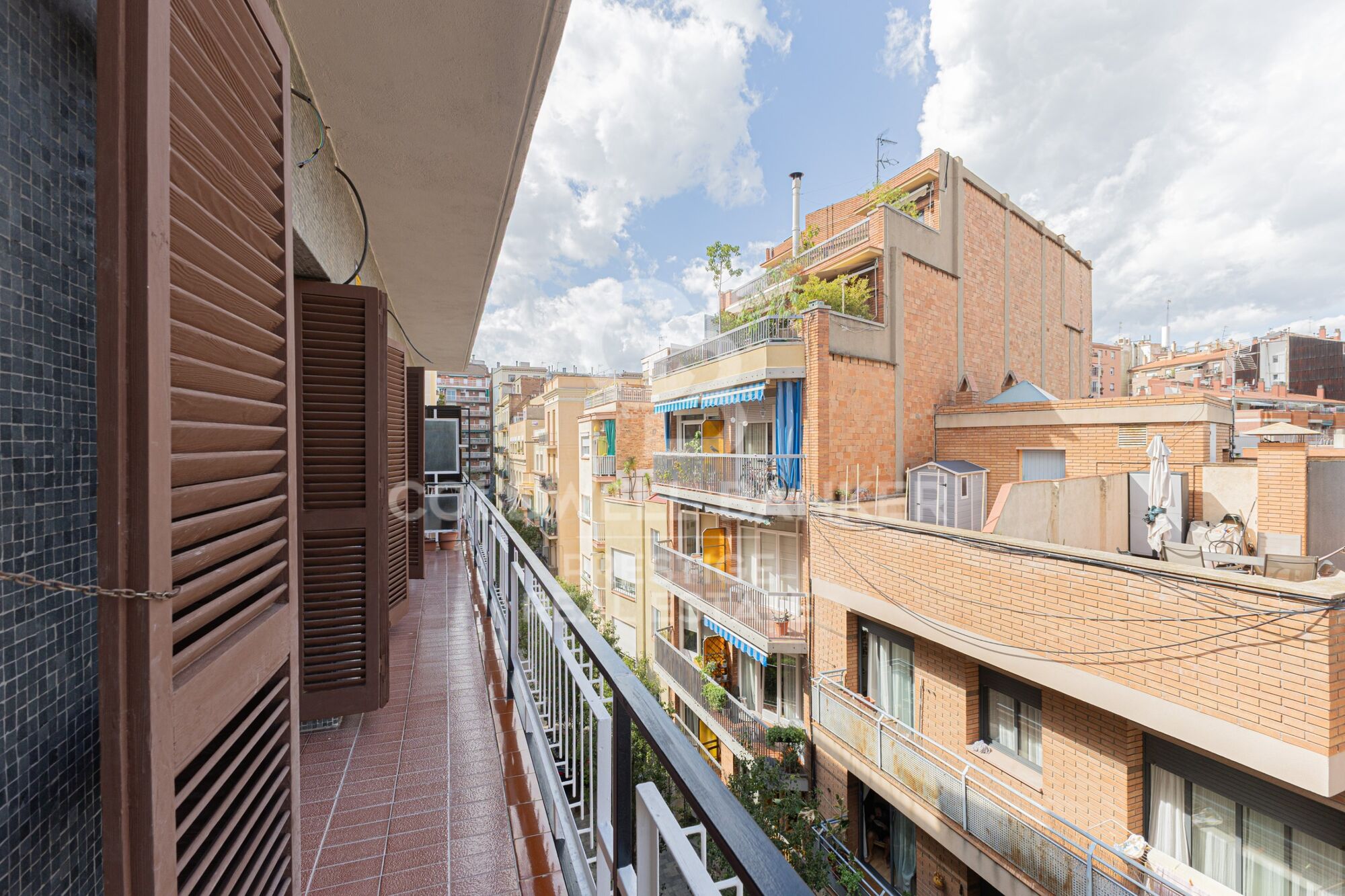 Renovated apartment with balcony in Sants, Barcelona