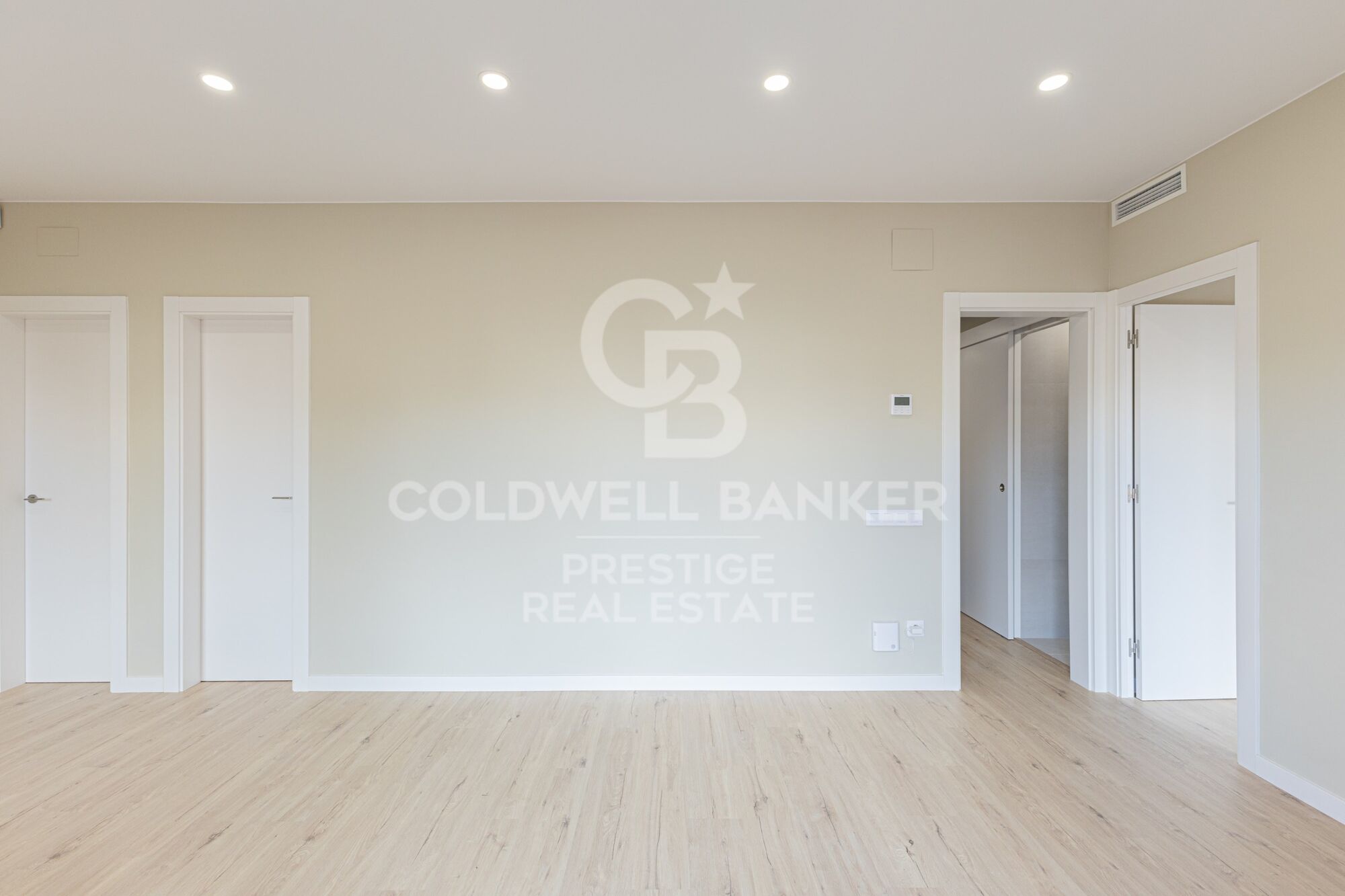 Renovated apartment with balcony in Sants, Barcelona