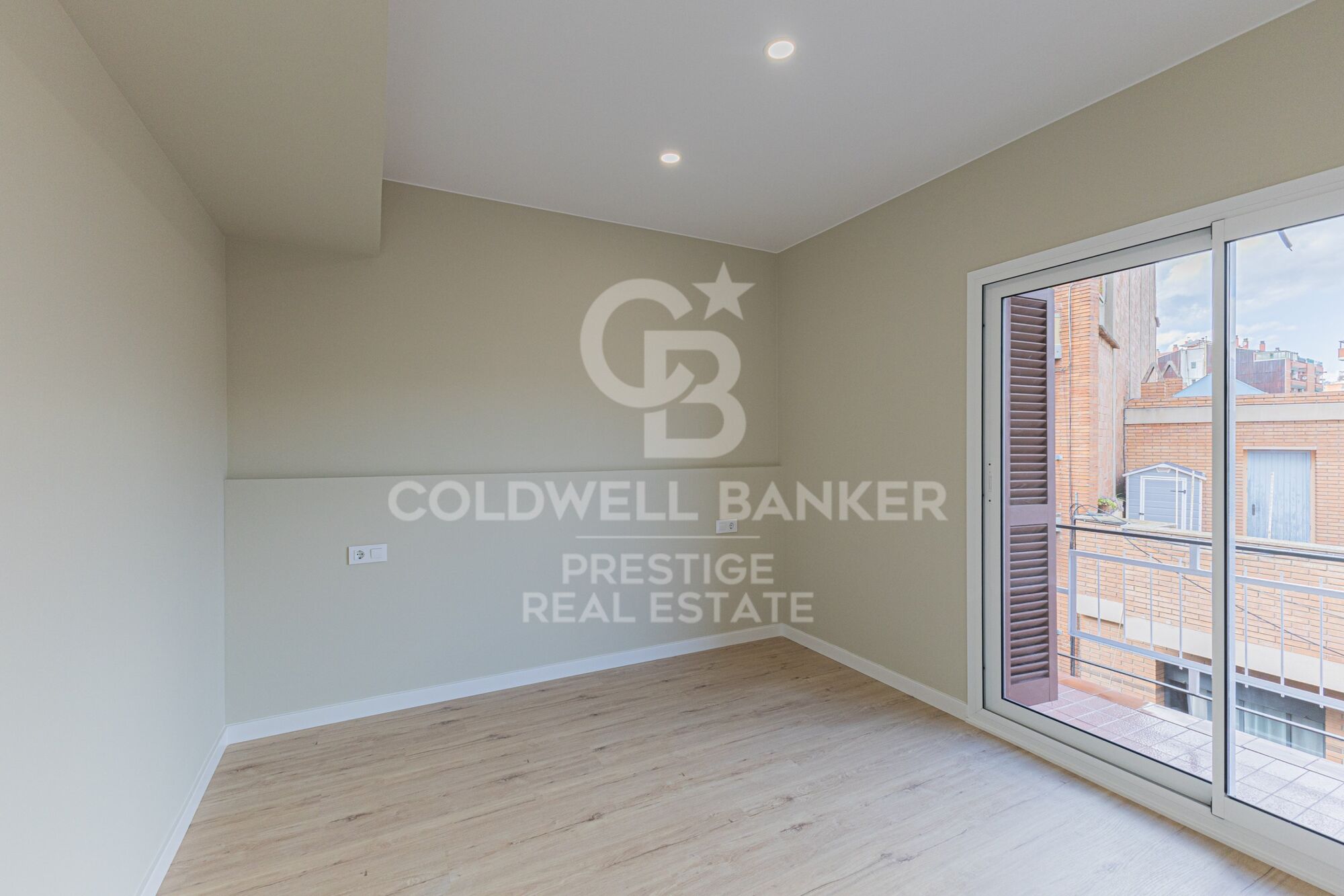 Renovated apartment with balcony in Sants, Barcelona