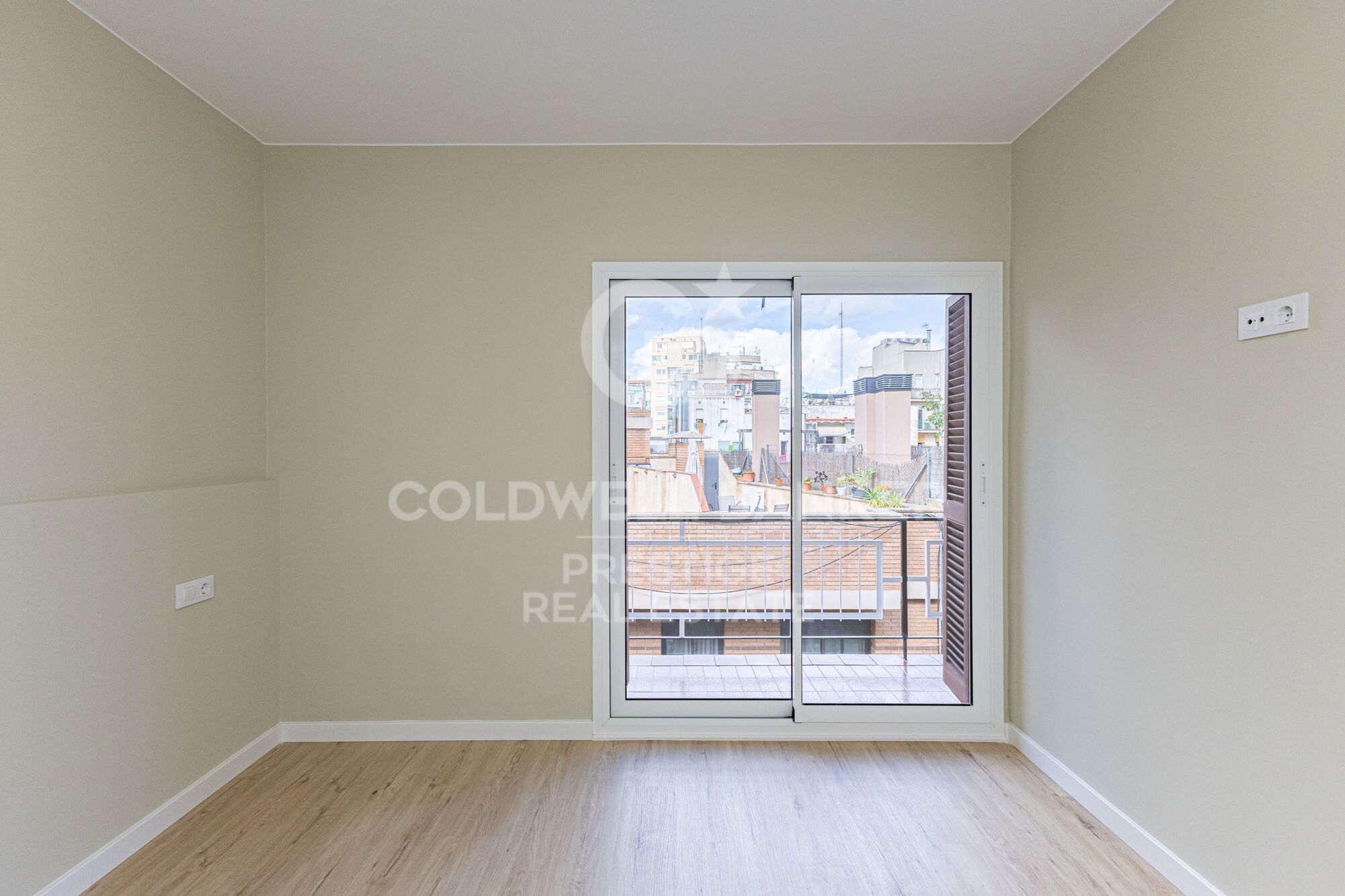 Appartement rénové avec balcon à Sants, Barcelone