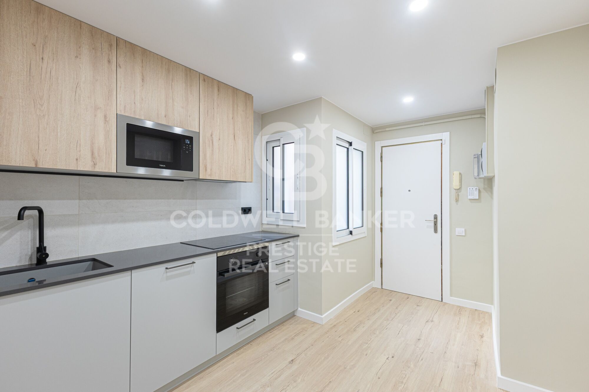 Renovierte Wohnung mit Balkon in Sants, Barcelona