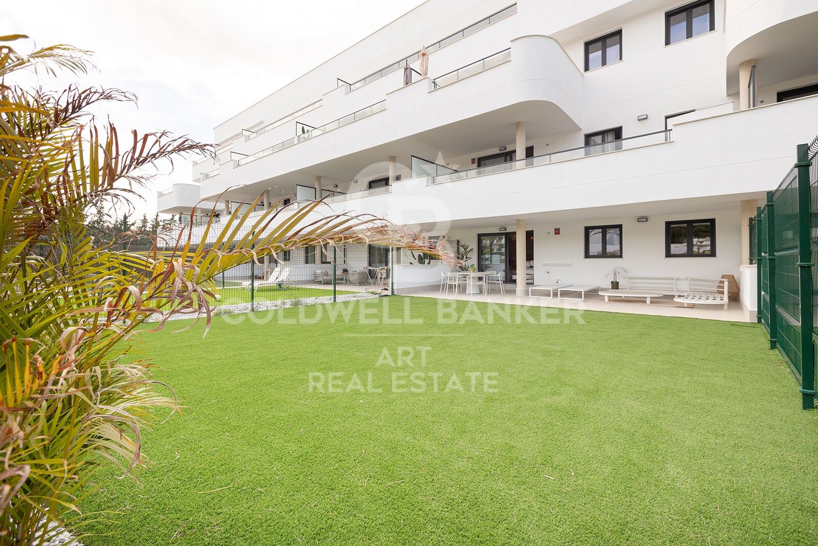 Appartement élégant en rez-de-chaussée avec jardin privé à Estepona