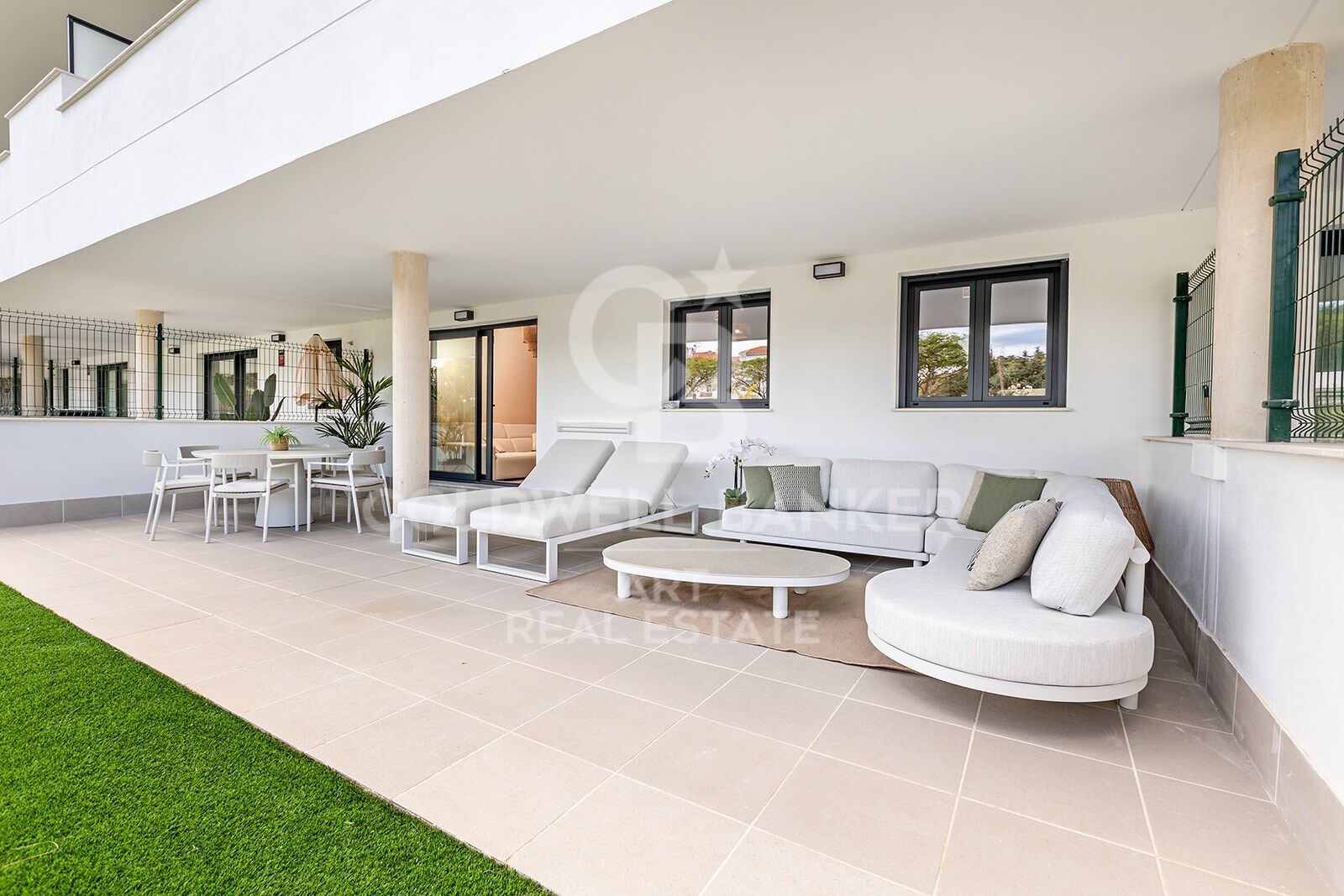 Appartement élégant en rez-de-chaussée avec jardin privé à Estepona