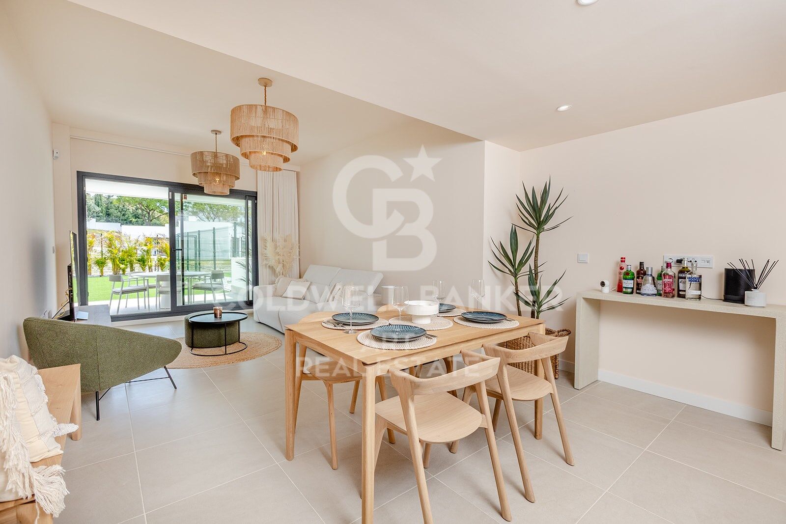 Elegant Ground Floor Apartment with Private Garden in Estepona