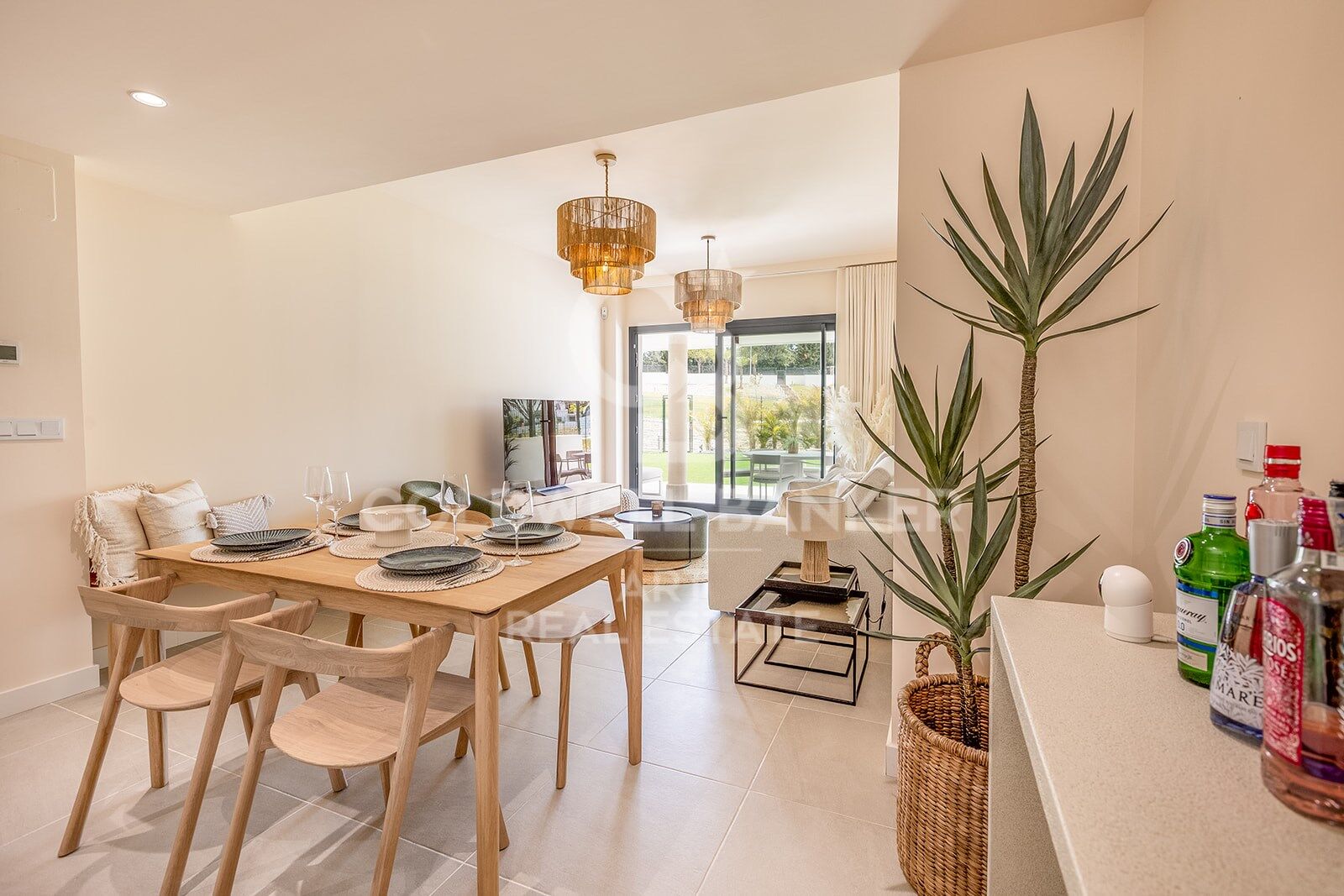 Elegant Ground Floor Apartment with Private Garden in Estepona