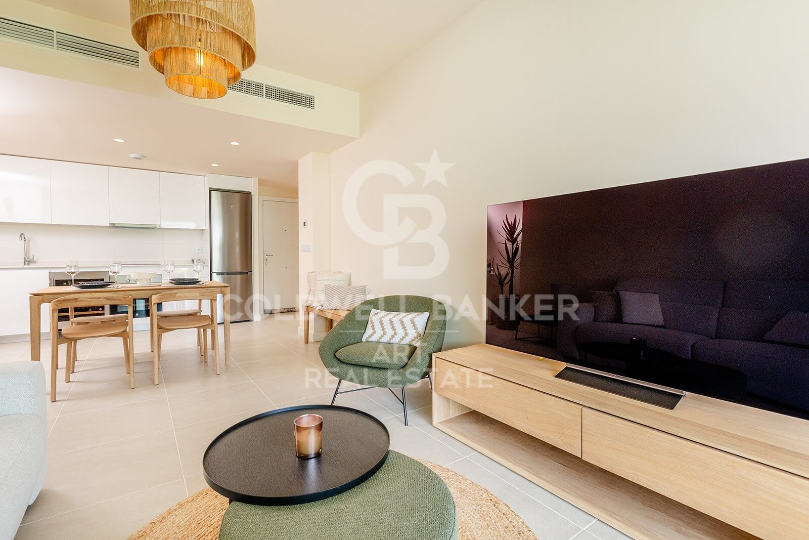 Elegant Ground Floor Apartment with Private Garden in Estepona