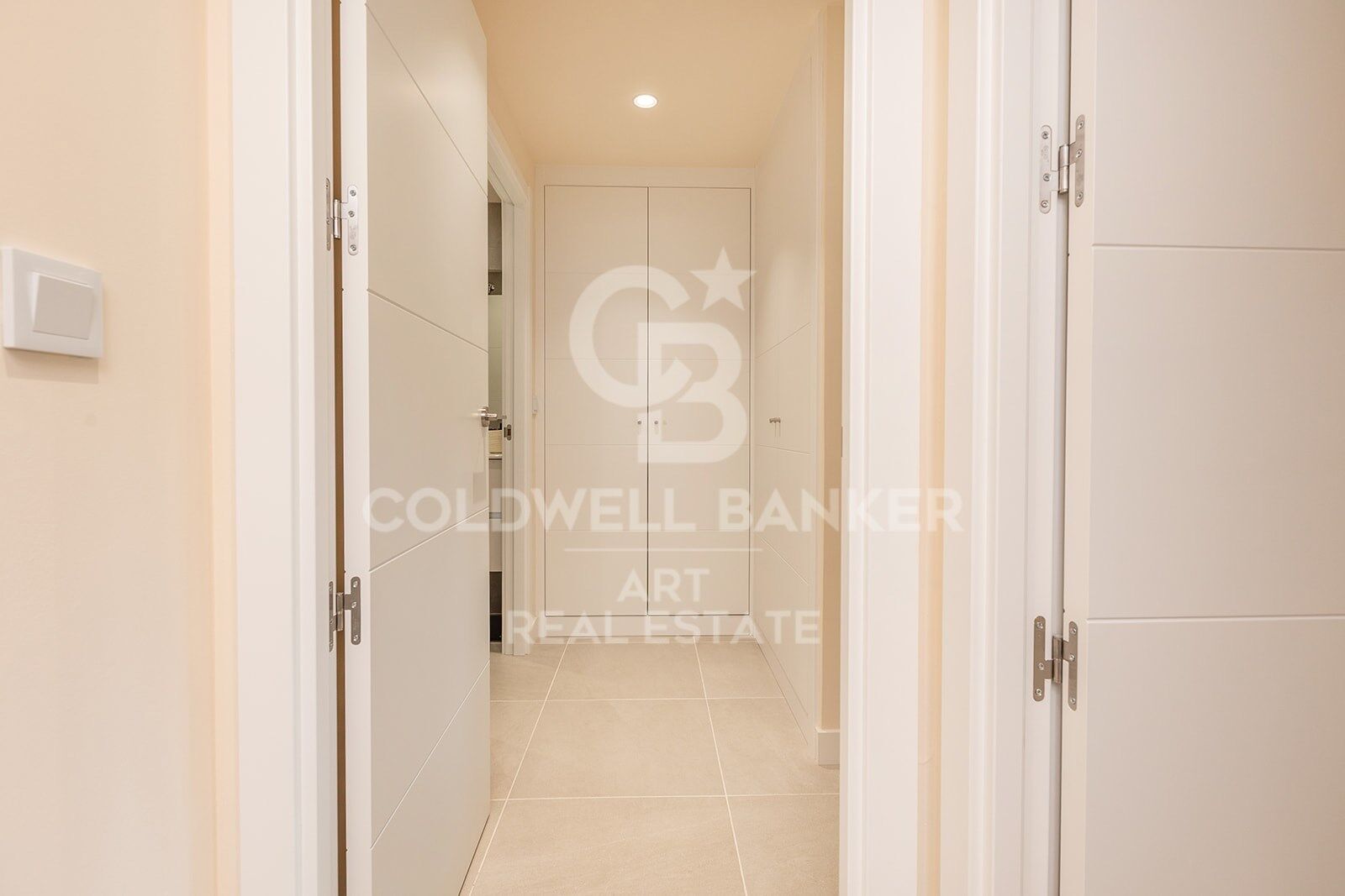 Elegant Ground Floor Apartment with Private Garden in Estepona
