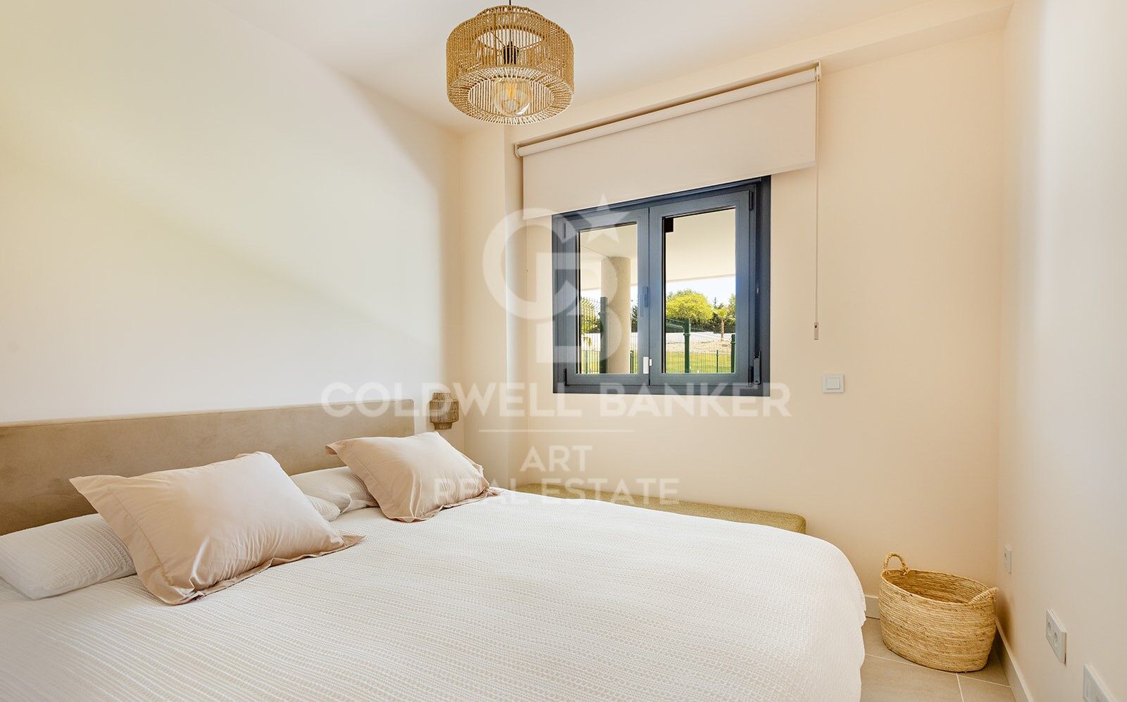 Elegant Ground Floor Apartment with Private Garden in Estepona