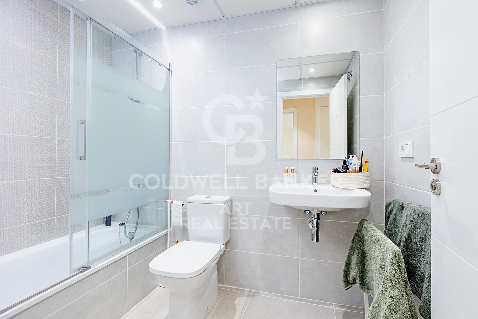 Appartement élégant en rez-de-chaussée avec jardin privé à Estepona