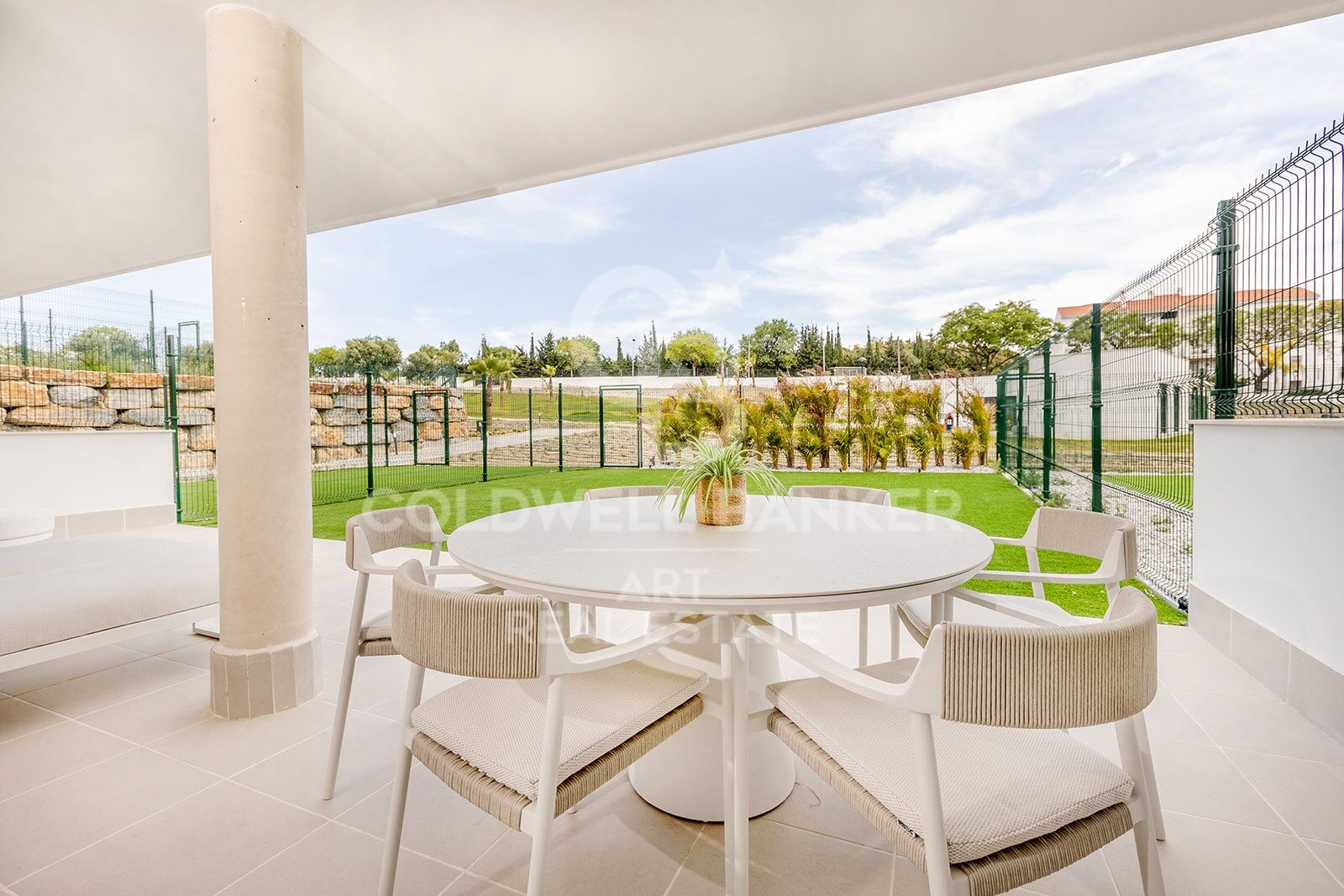 Appartement élégant en rez-de-chaussée avec jardin privé à Estepona