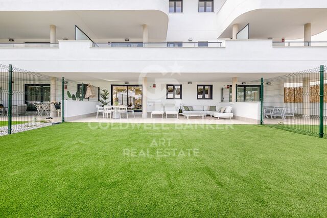 Appartement élégant en rez-de-chaussée avec jardin privé à Estepona