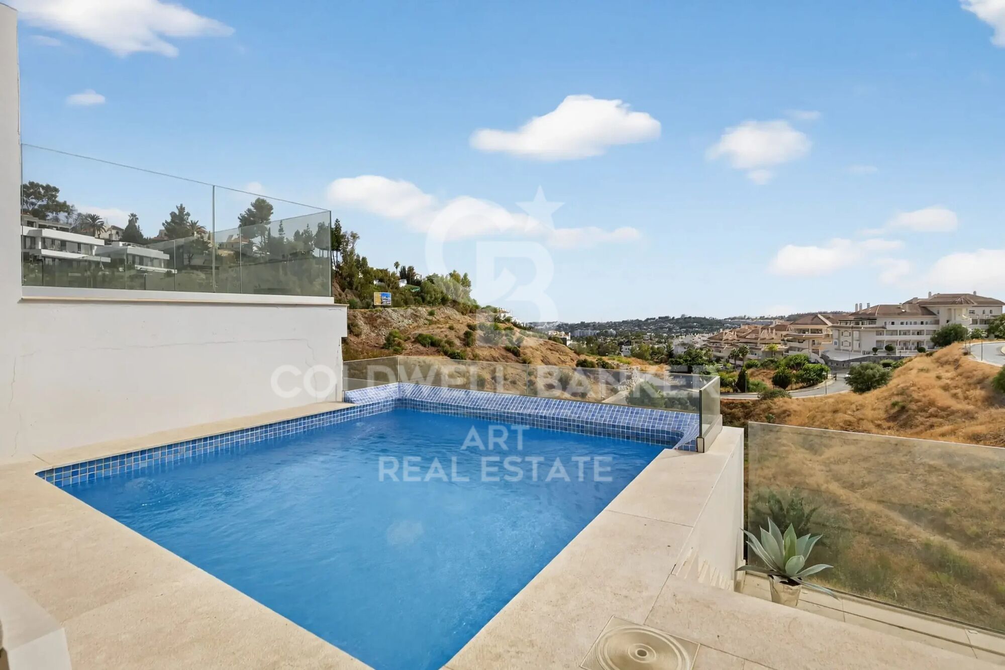 Wunderschöne, komplett möblierte Zweizimmerwohnung in Mijas