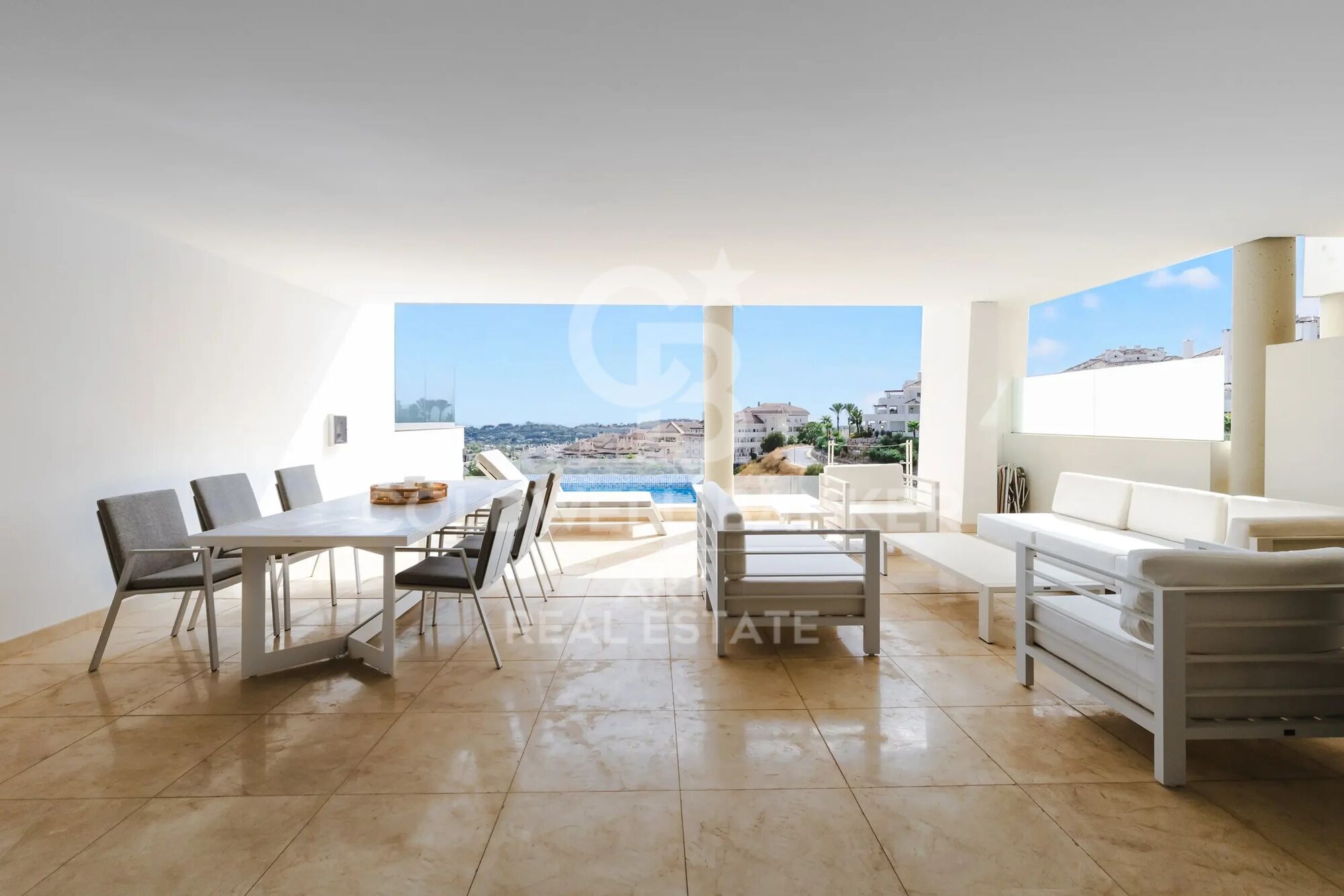 Wunderschöne, komplett möblierte Zweizimmerwohnung in Mijas