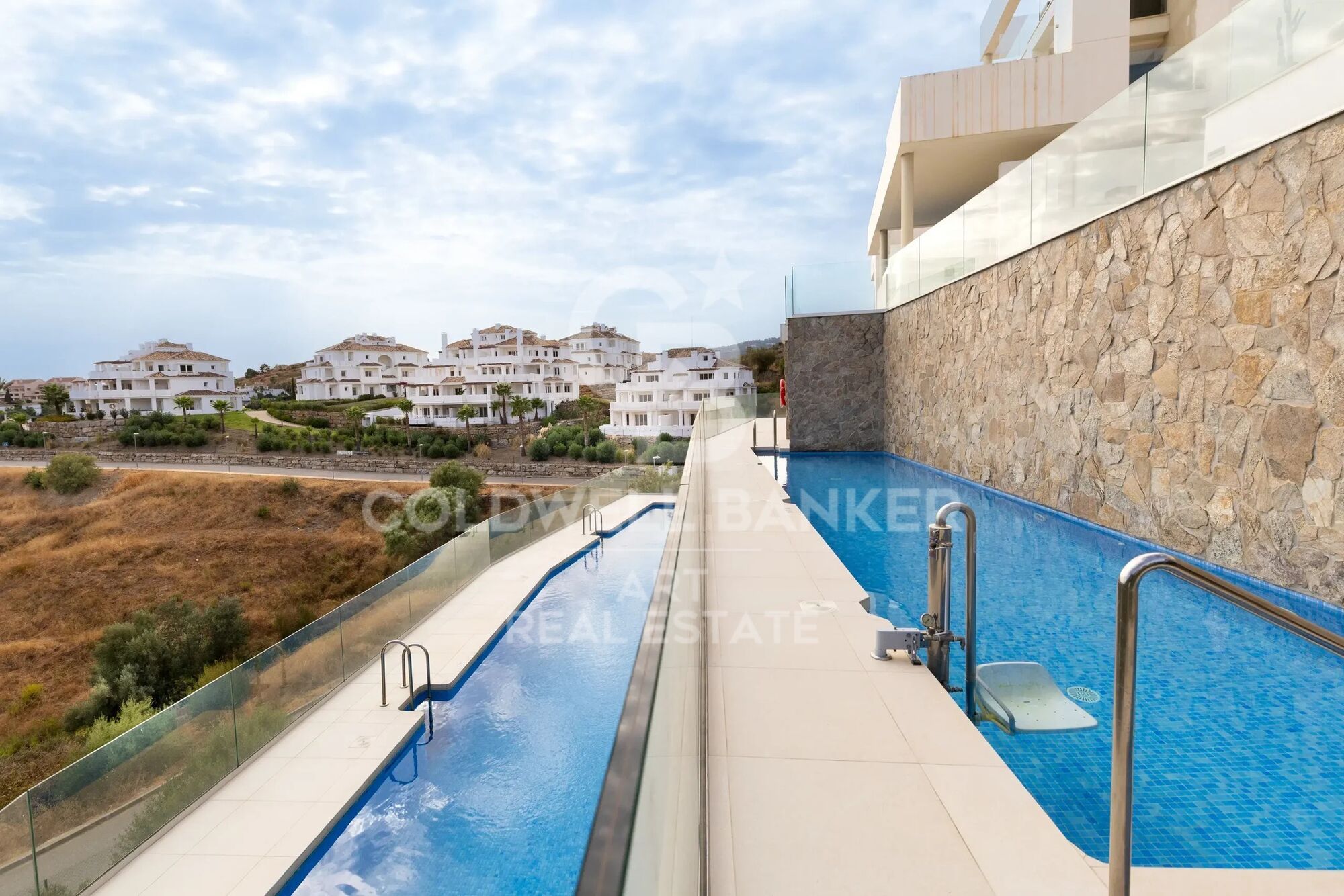 Magnifique appartement de deux chambres entièrement meublé à Mijas