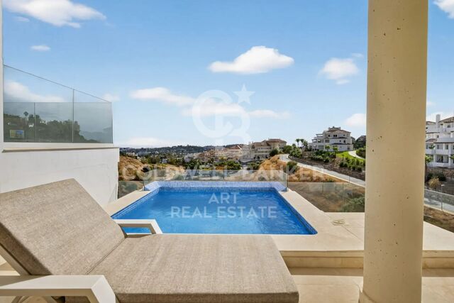 Magnifique appartement de deux chambres entièrement meublé à Mijas