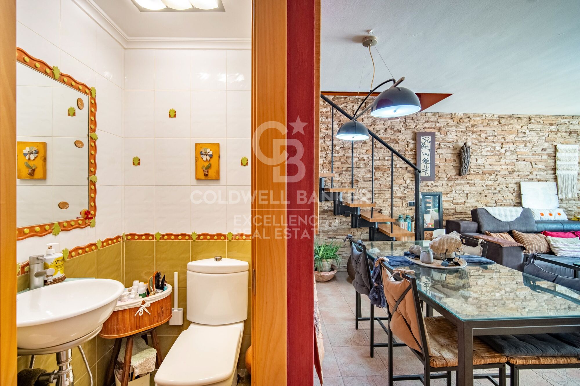 Dúplex con diseño contemporáneo y esencia mediterránea en Juan Llorens.