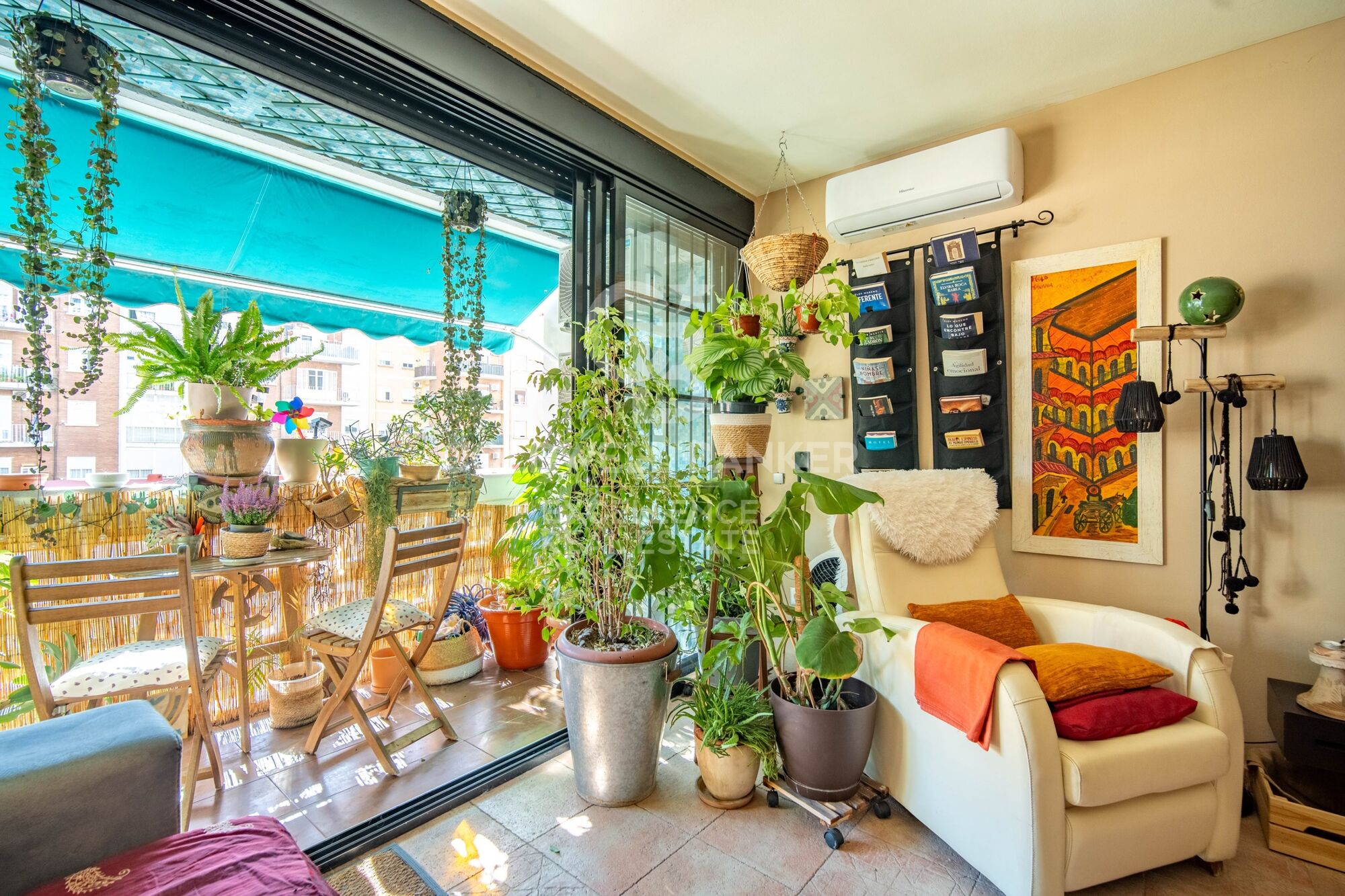 Duplex-Wohnung mit modernem Design und mediterranem Flair in Juan Llorens