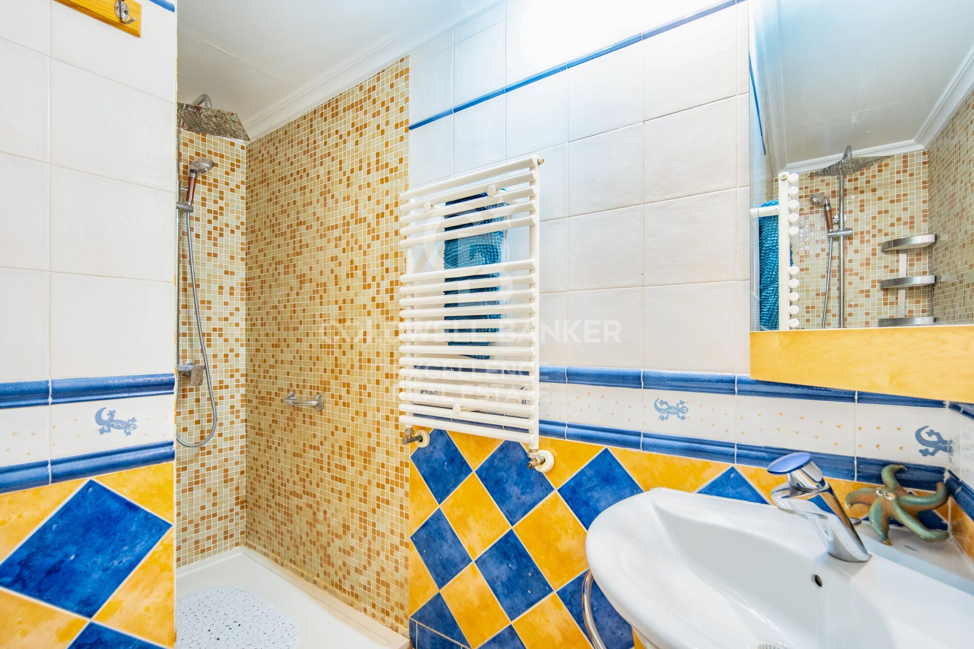 Dúplex con diseño contemporáneo y esencia mediterránea en Juan Llorens.
