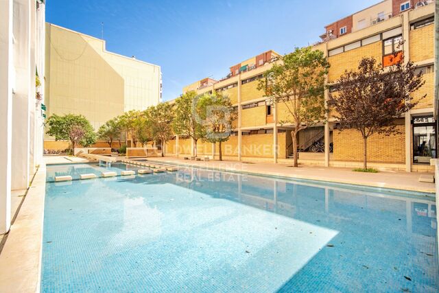 Dúplex con diseño contemporáneo y esencia mediterránea en Juan Llorens.