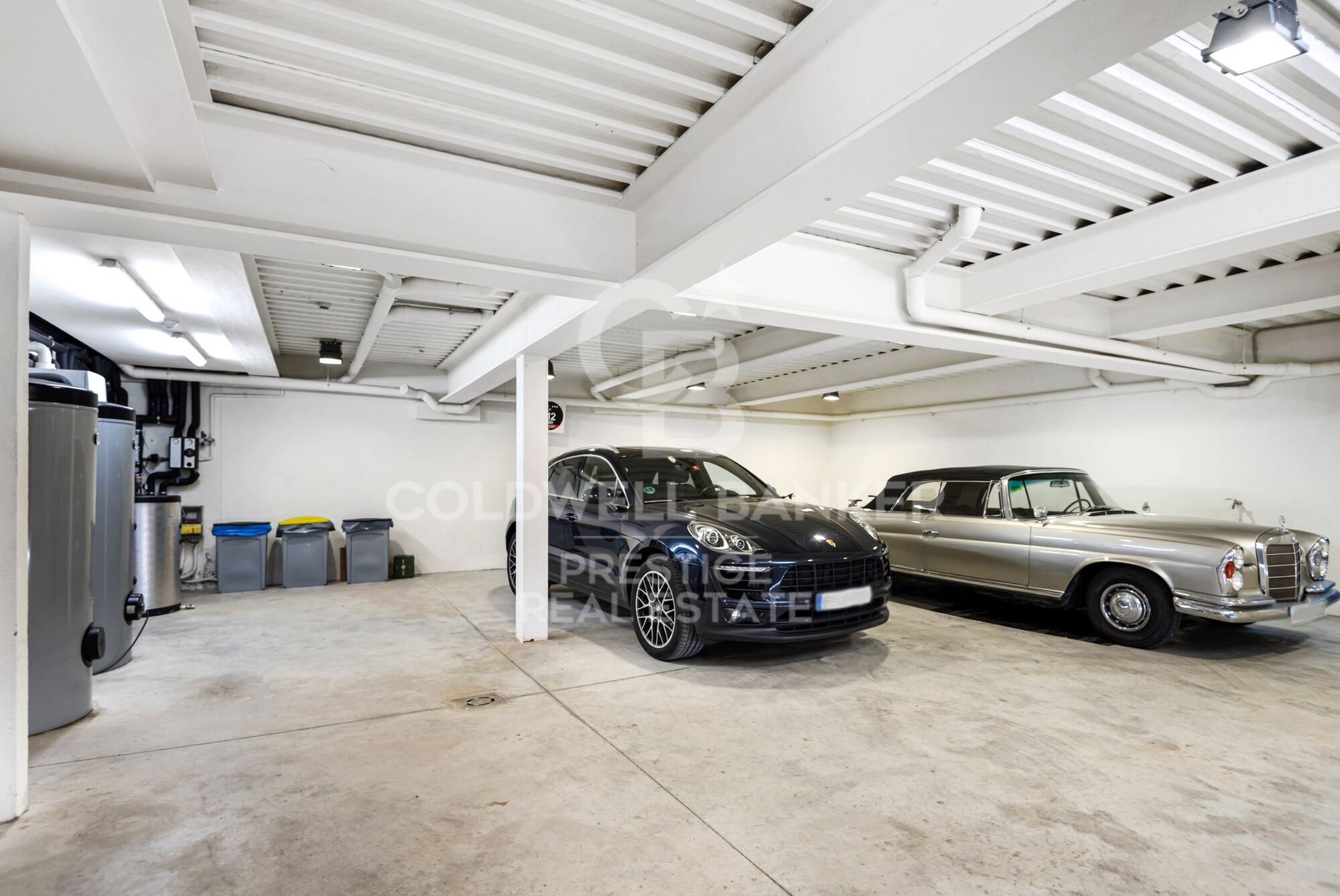 Luxury home for sale with fantastic views over the city