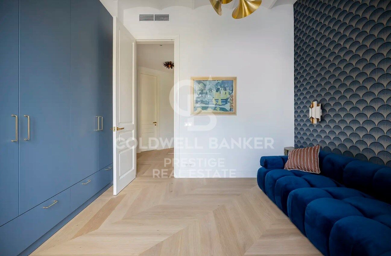 Exclusivo piso esquinero con balconeras en Eixample Dreta, Barcelona