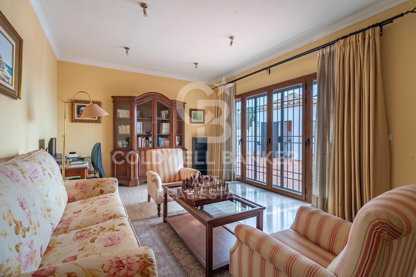 Exclusive villa in Pinares de San Antón boasting spectacular panoramic sea views.
