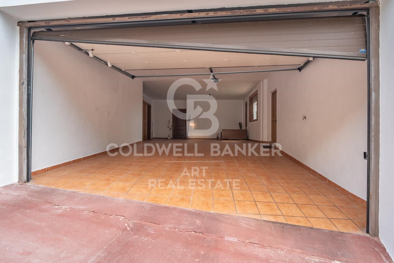 Exclusive villa in Pinares de San Antón boasting spectacular panoramic sea views.