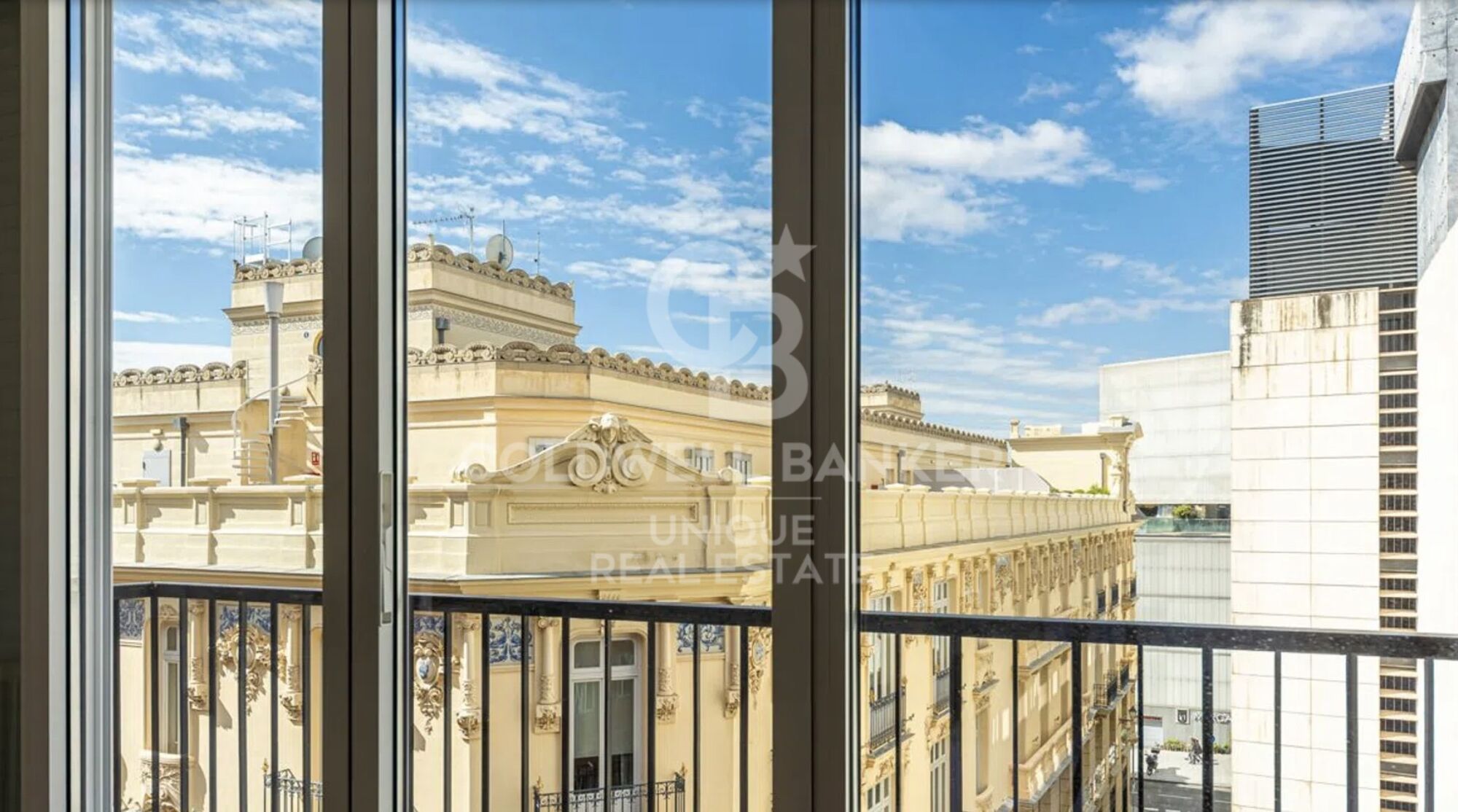 Außenwohnung mit 3 Schlafzimmern und 5 Balkonen in Justicia, Madrid