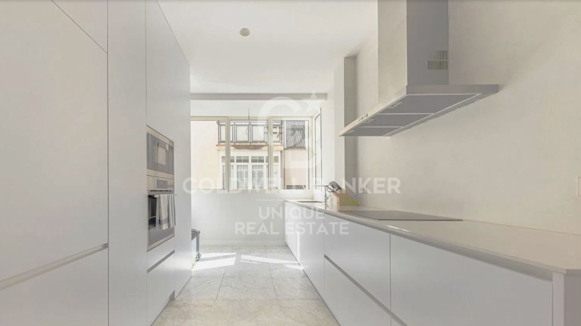 Außenwohnung mit 3 Schlafzimmern und 5 Balkonen in Justicia, Madrid