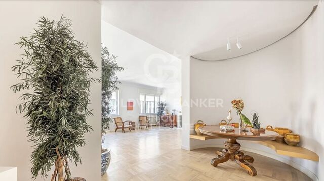 Exterior apartment with 3 bedrooms and 5 balconies in Justicia, Madrid