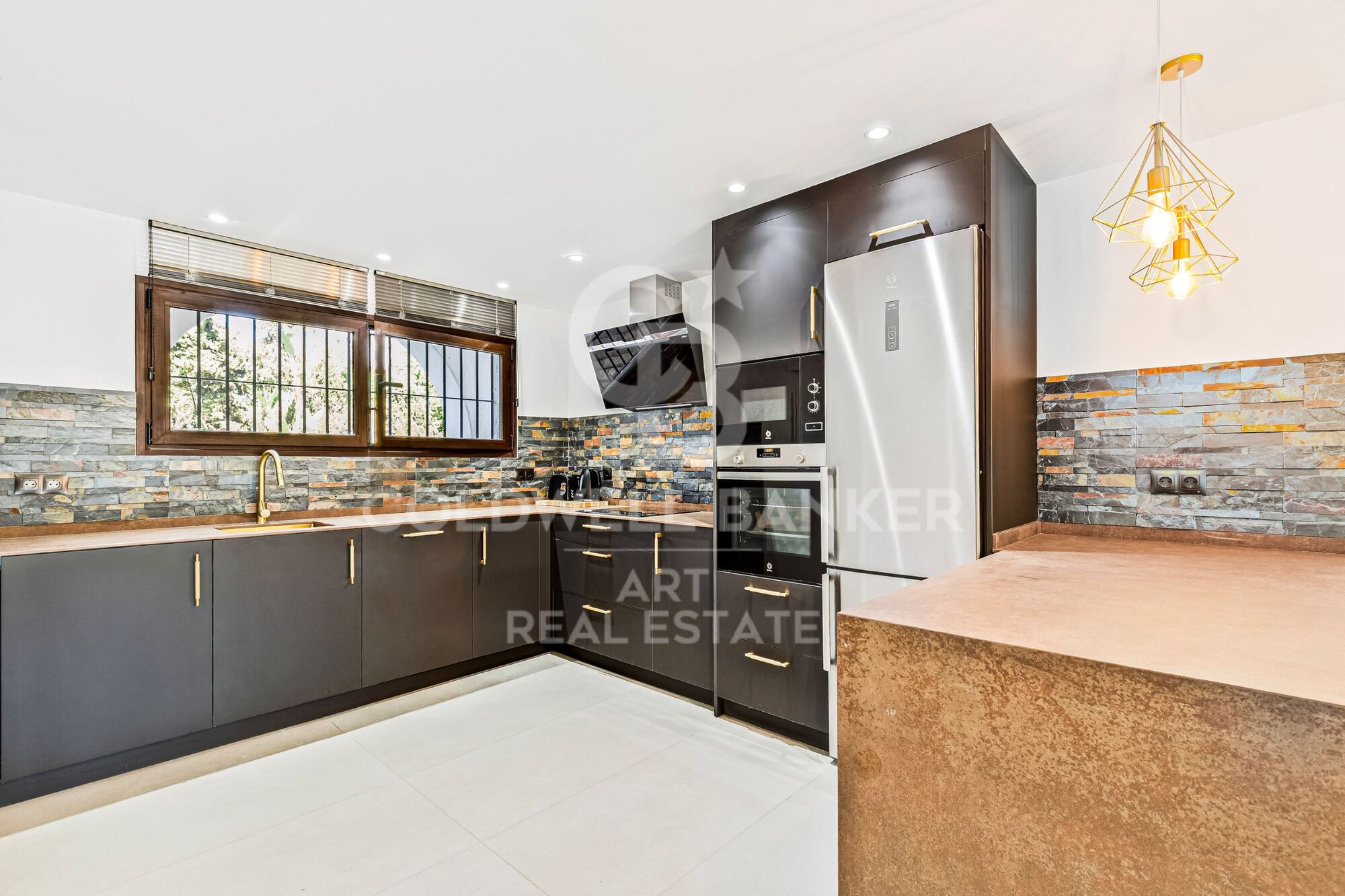 Modern four-bedroom apartment in Puerto Banús