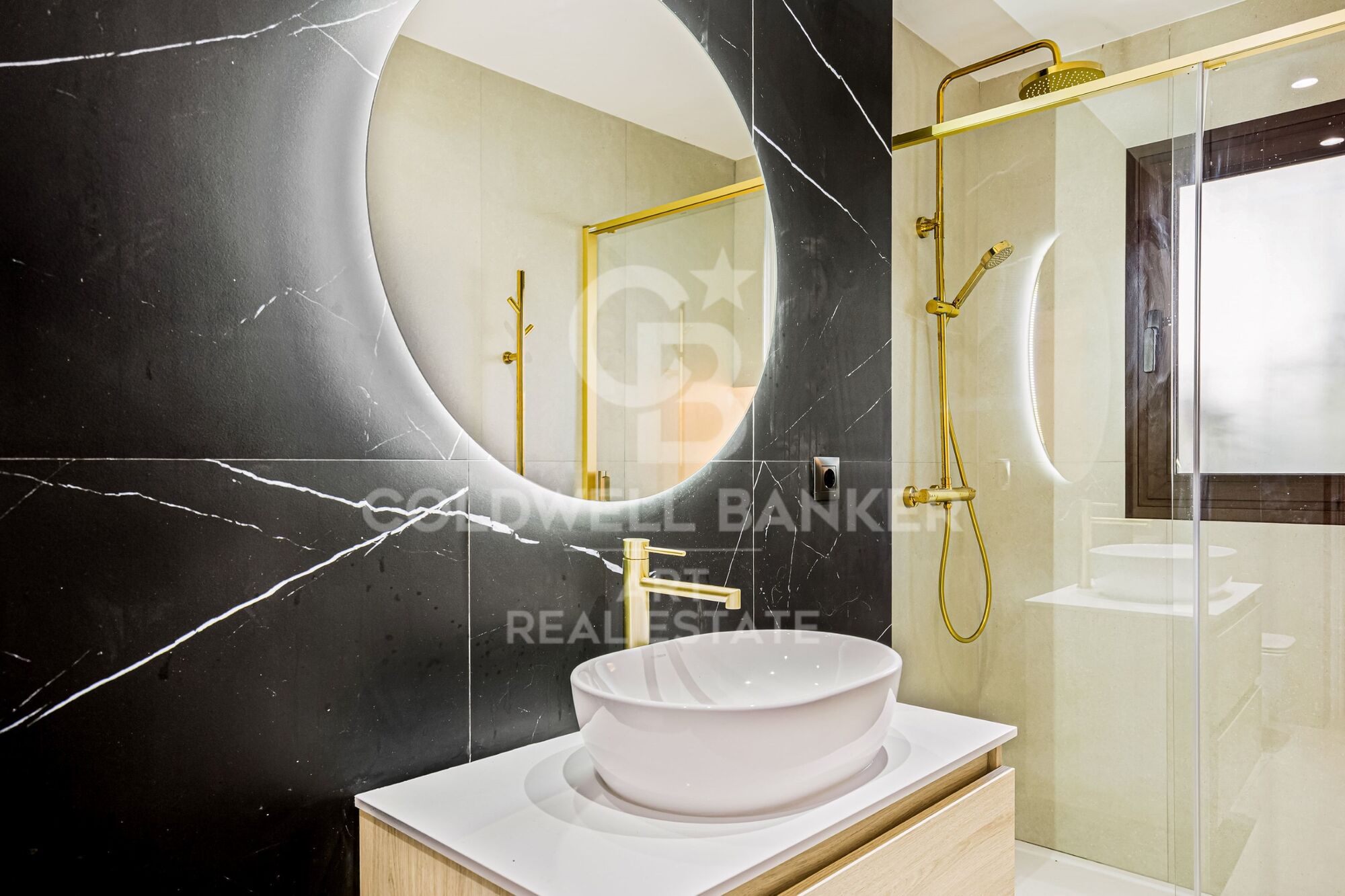 Modern four-bedroom apartment in Puerto Banús