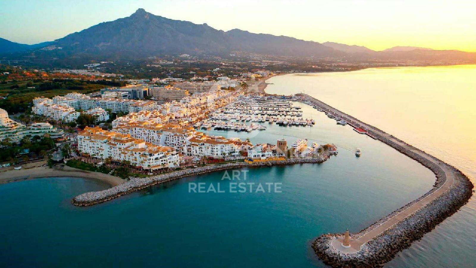 Moderne Vier-Zimmer-Wohnung in Puerto Banús