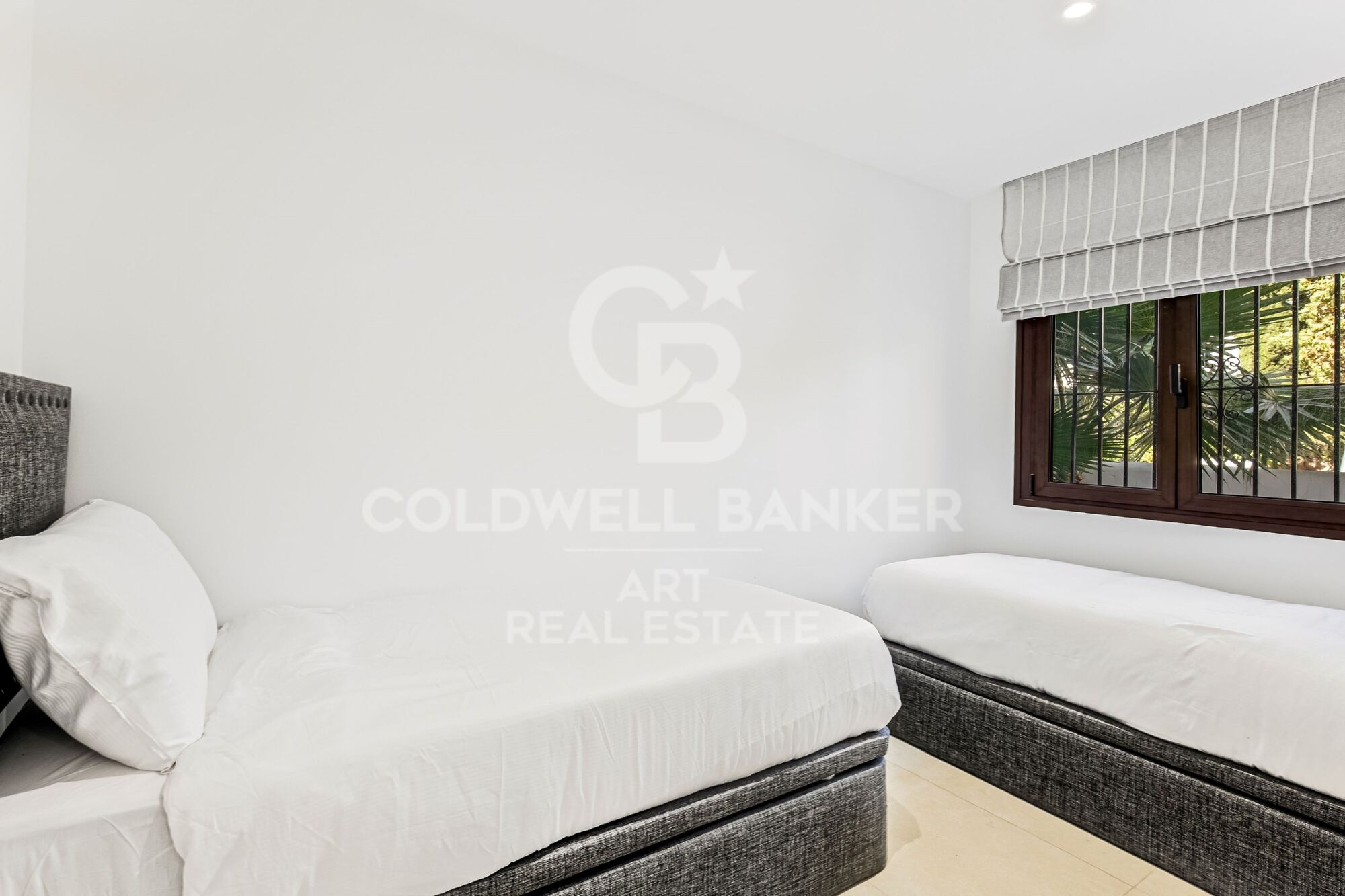 Modern four-bedroom apartment in Puerto Banús