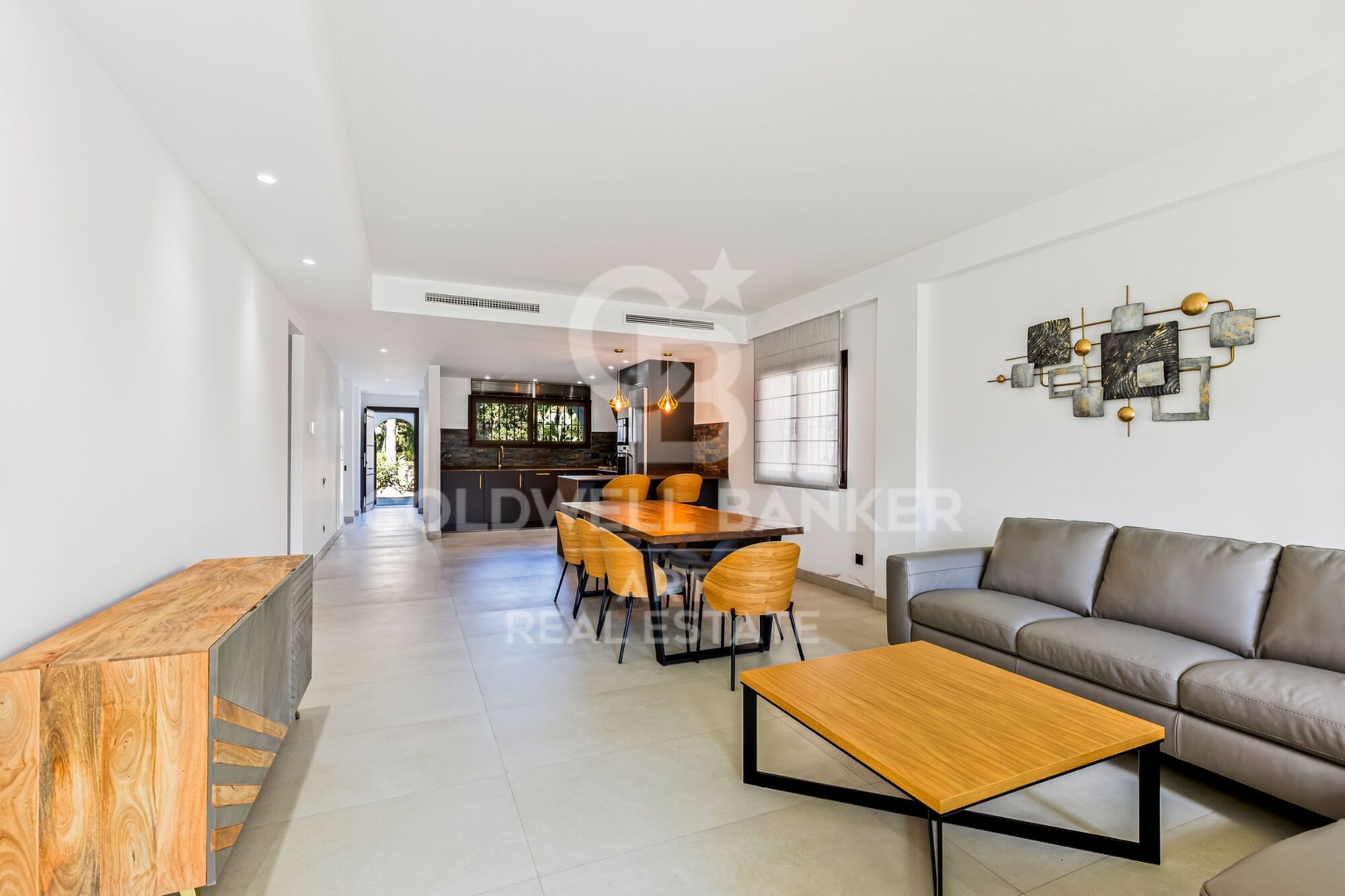 Modern four-bedroom apartment in Puerto Banús