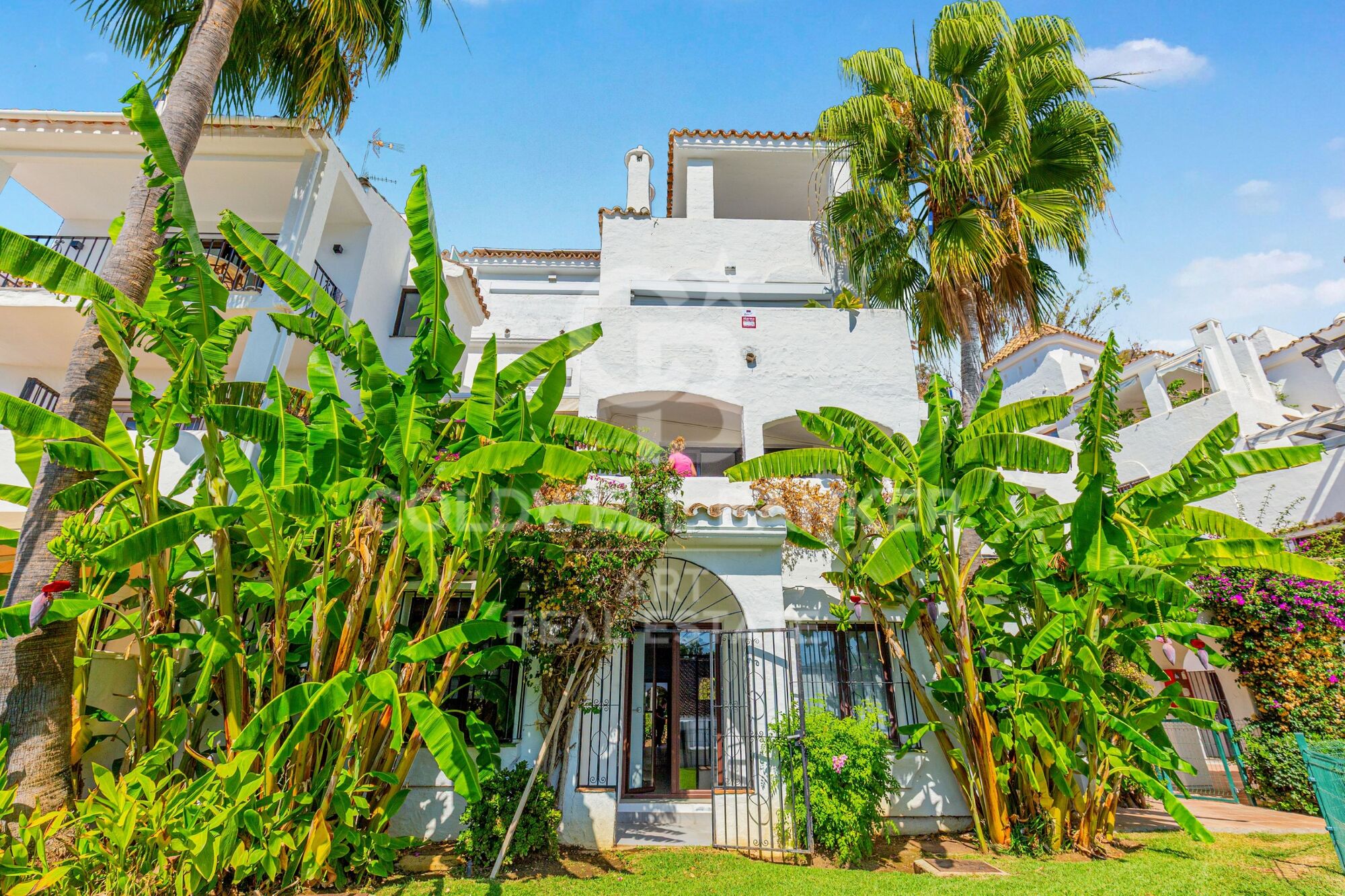 Moderne Vier-Zimmer-Wohnung in Puerto Banús