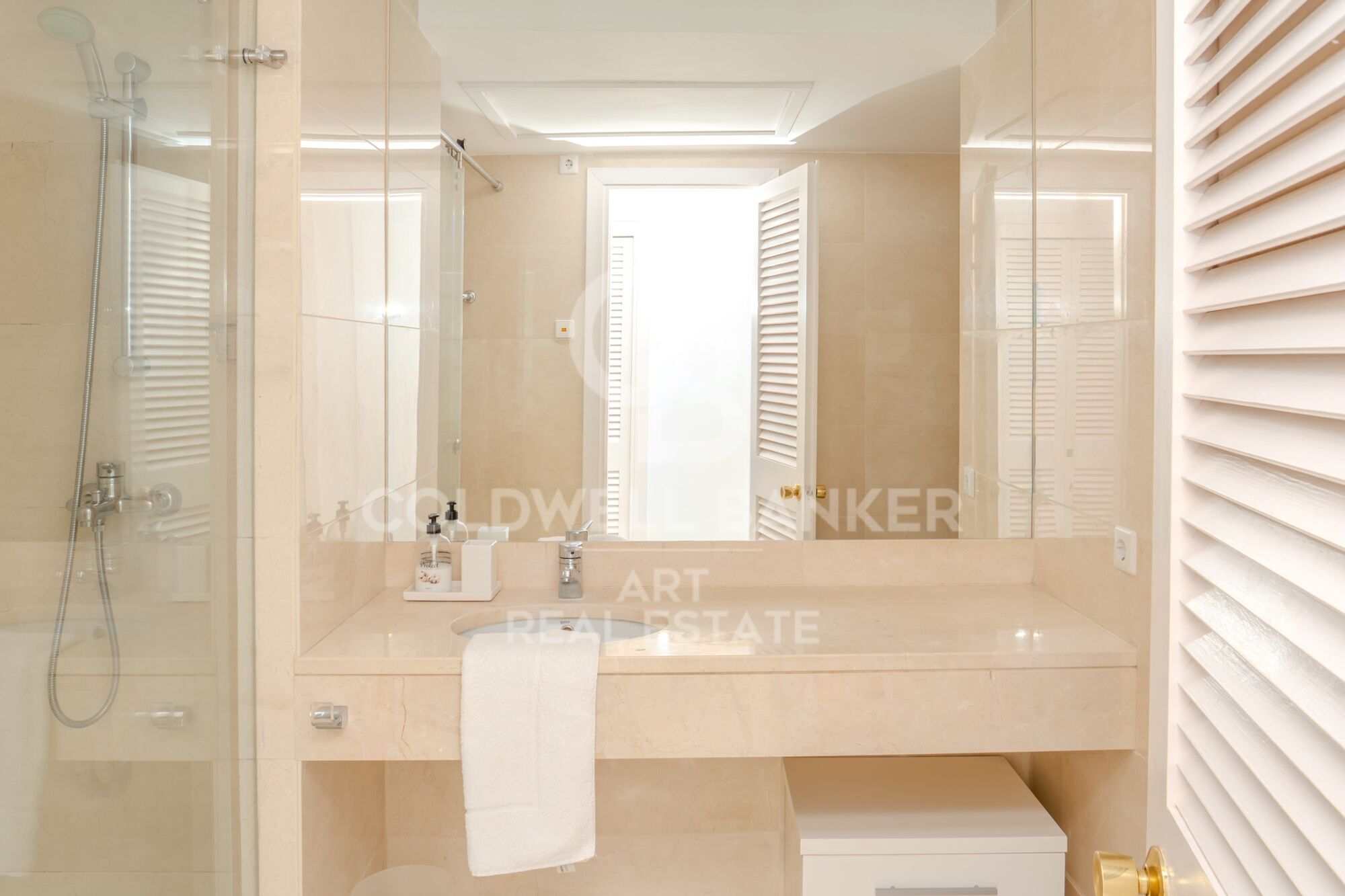 Exclusivo apartamento en la prestigiosa Urbanización La Alcazaba, Puerto Banús
