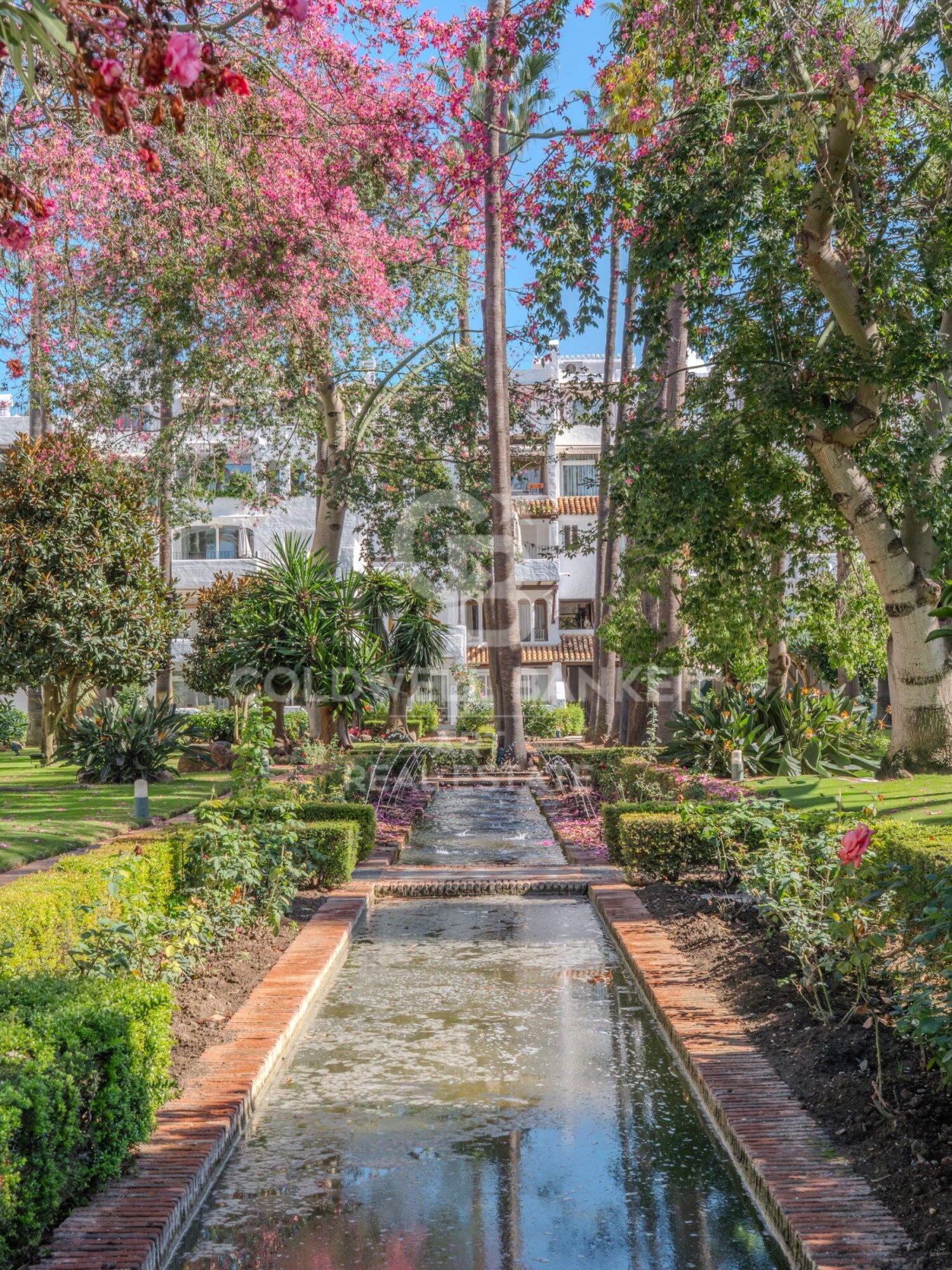 Exclusivo apartamento en la prestigiosa Urbanización La Alcazaba, Puerto Banús