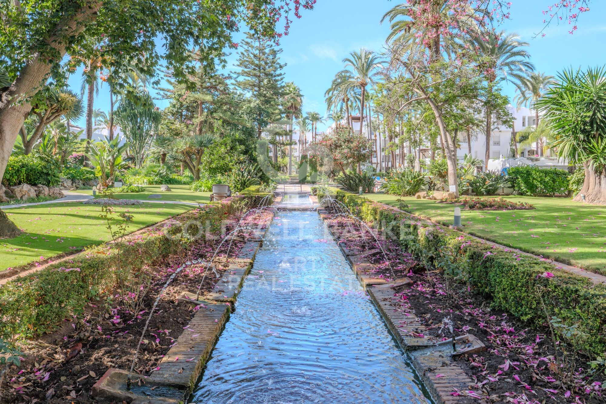 Exclusivo apartamento en la prestigiosa Urbanización La Alcazaba, Puerto Banús