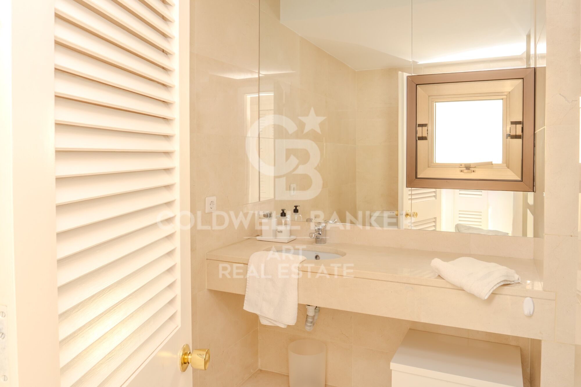 Exclusivo apartamento en la prestigiosa Urbanización La Alcazaba, Puerto Banús
