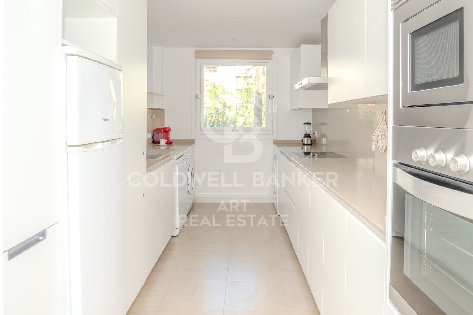 Exclusivo apartamento en la prestigiosa Urbanización La Alcazaba, Puerto Banús